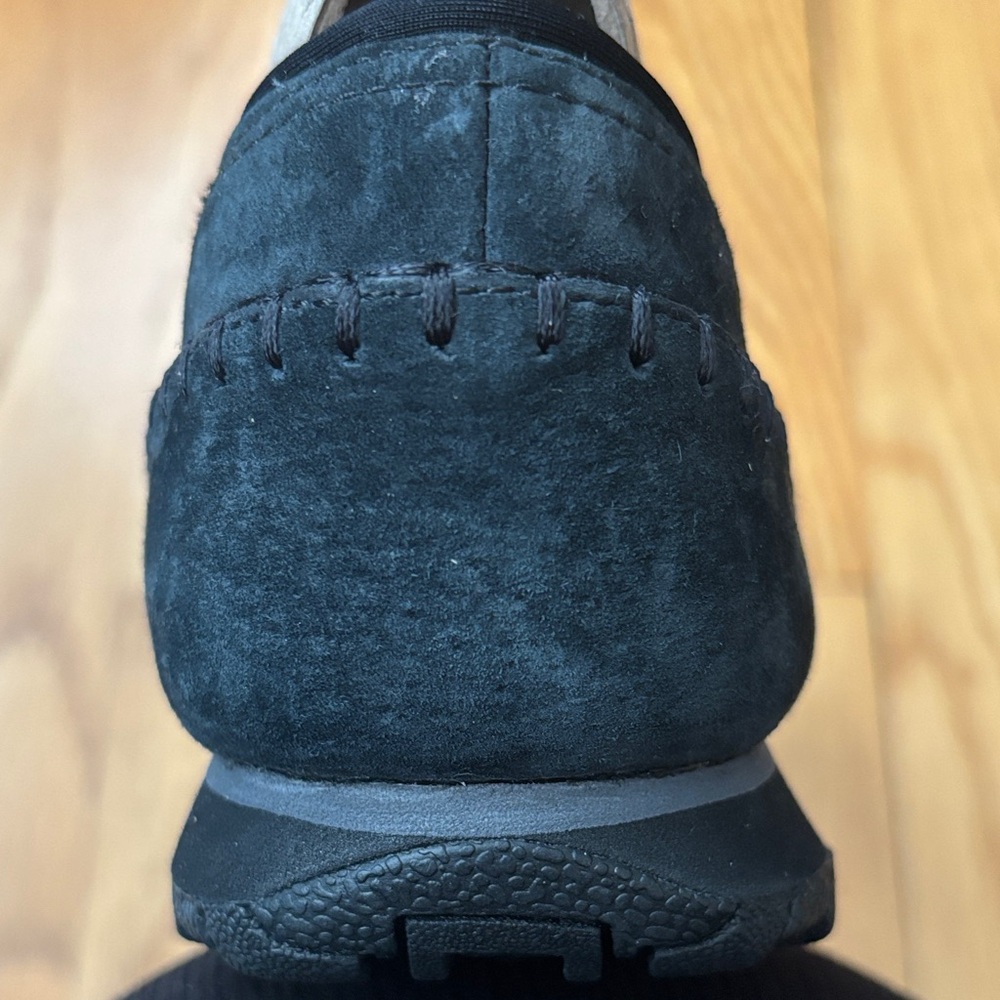 NEW Skechers Women's Black Suede Loafers. Relaxed fit. Cooled Memory Foam. - Picture 5 of 5